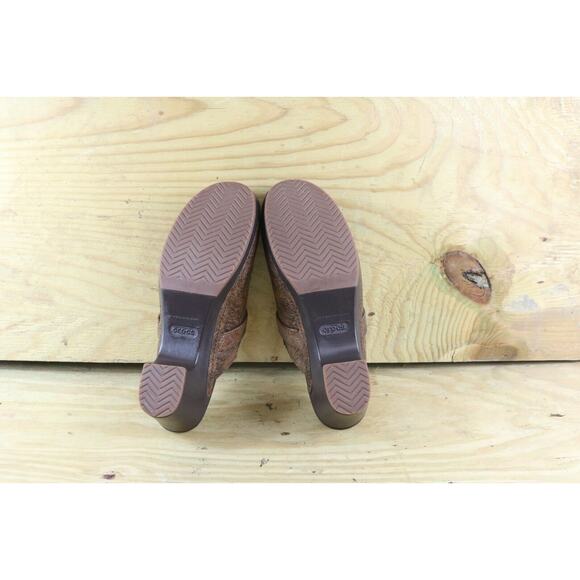 New Crocs Clogs Womens Sz11 Triple Dual Comfort Tooled Brown Shoes Flats Comfort - Picture 7 of 8